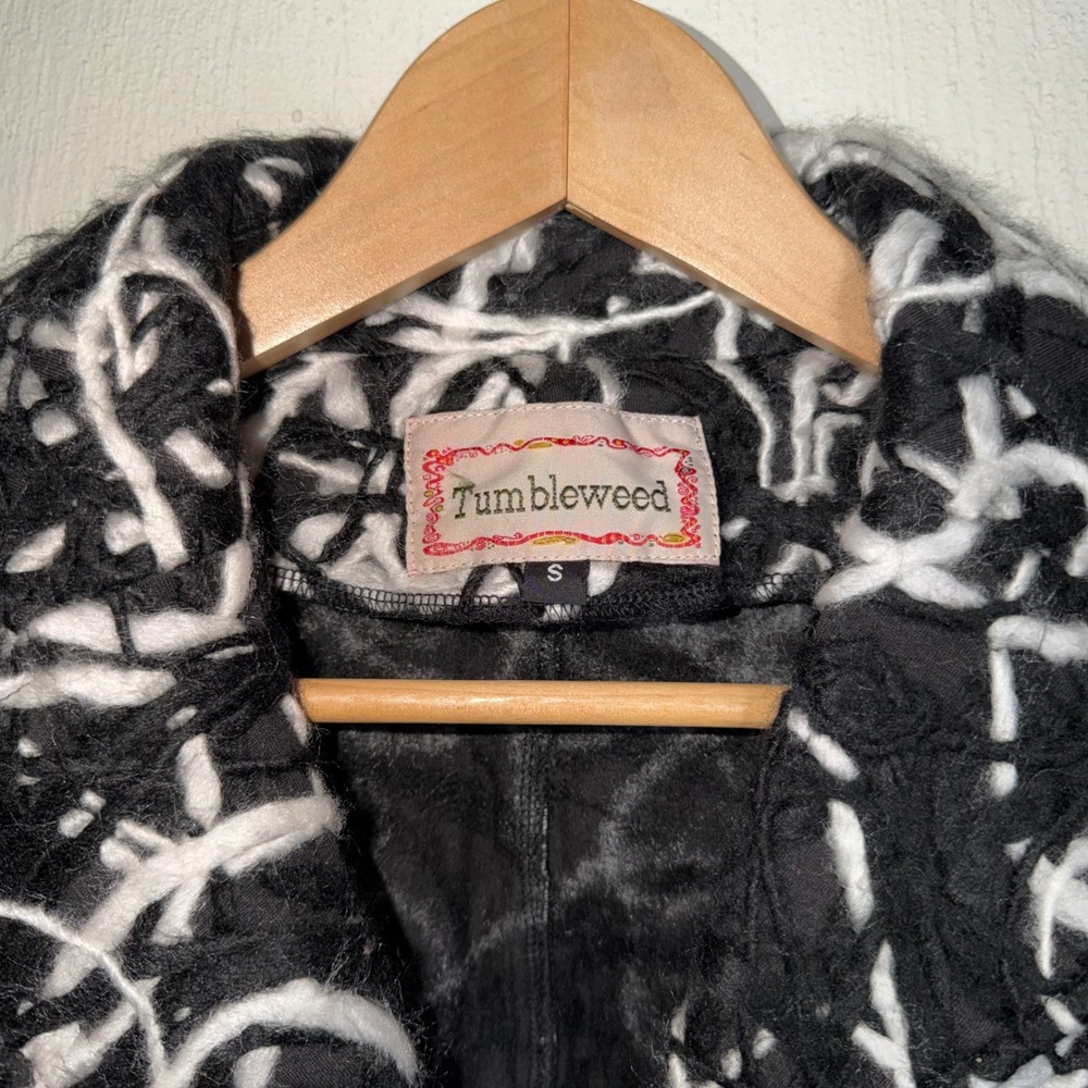 Tumbleweed Womens B/W Wool Abstract Swirl Textured Belted Vest Sz Small - Picture 2 of 3